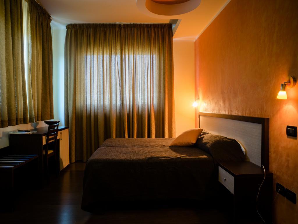 Hotel Select Atessa Kültér fotó
