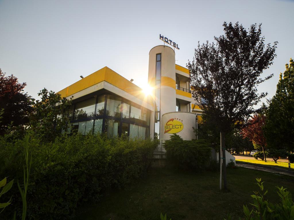 Hotel Select Atessa Kültér fotó