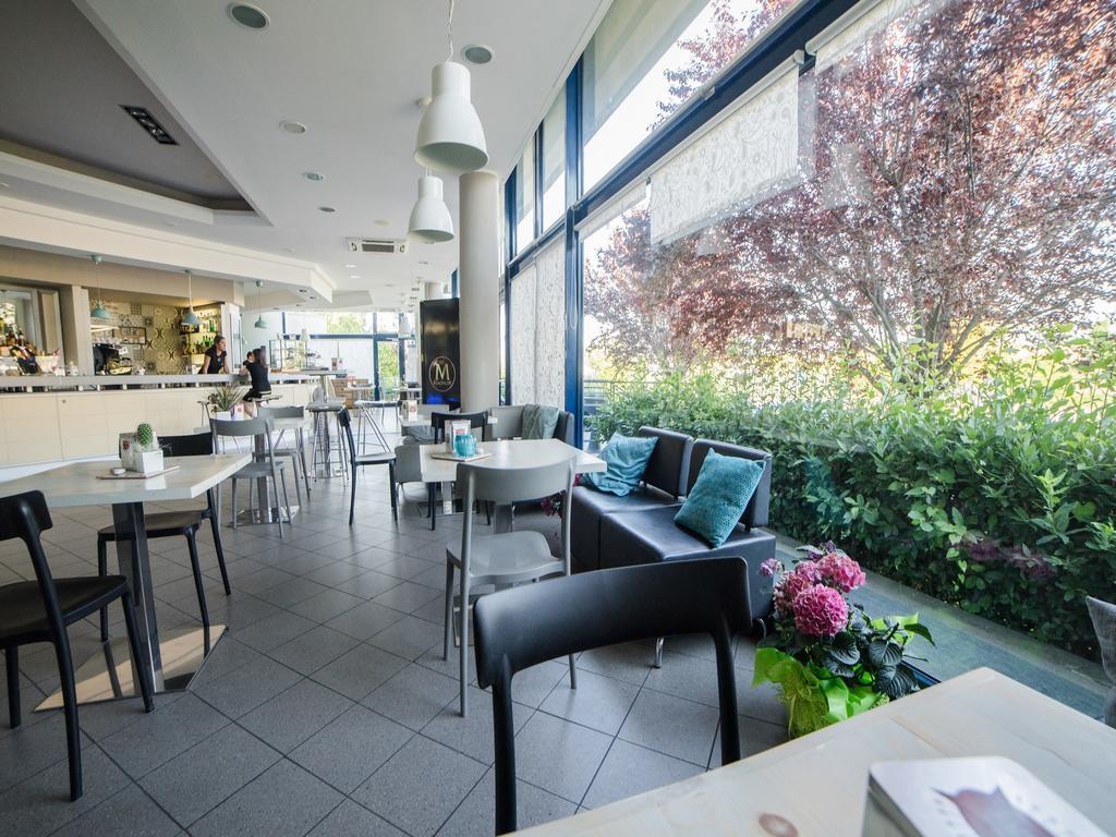 Hotel Select Atessa Kültér fotó