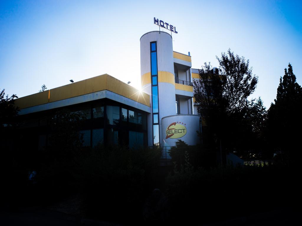 Hotel Select Atessa Kültér fotó