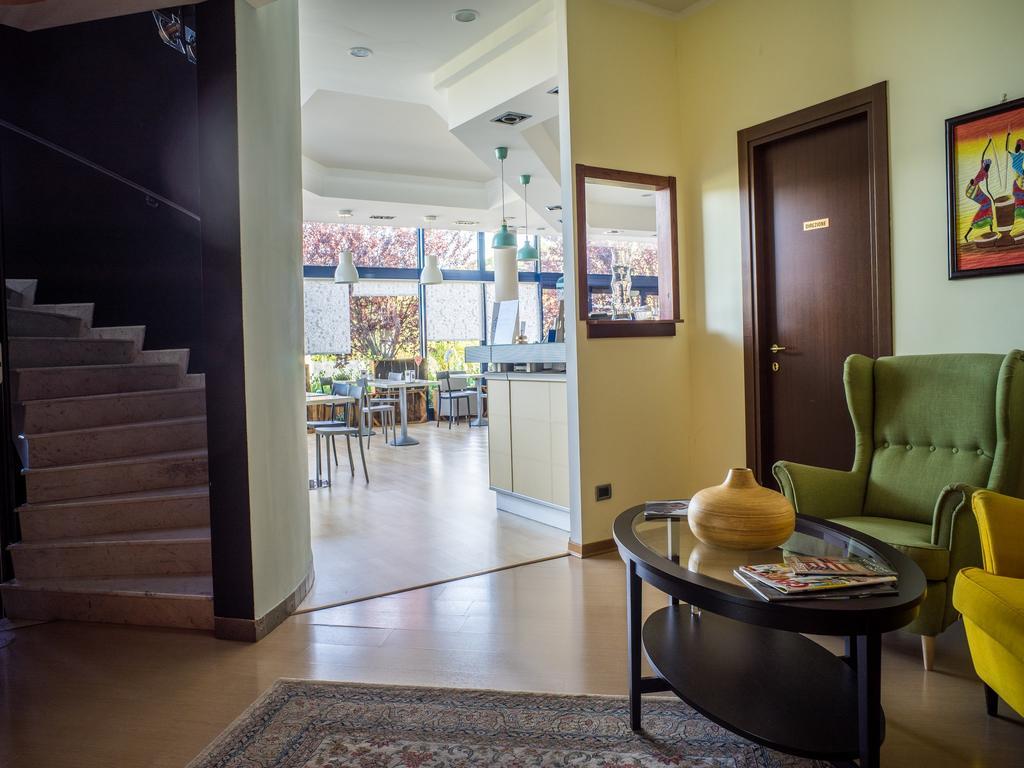 Hotel Select Atessa Kültér fotó